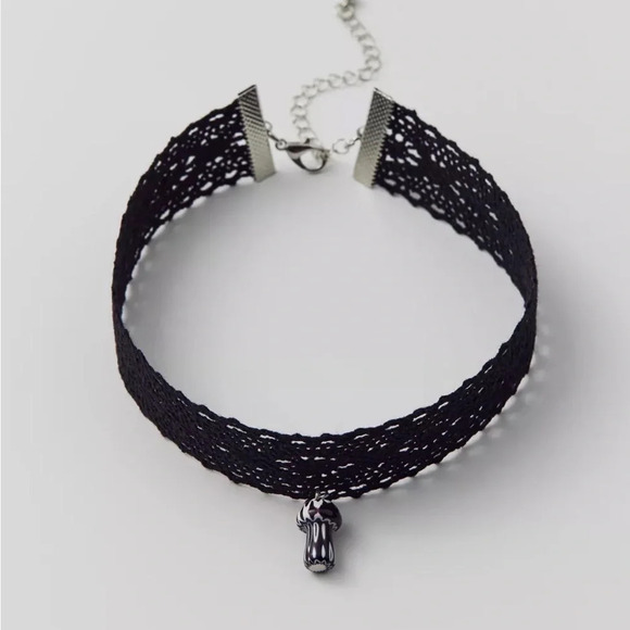 UO Mushroom Lace Choker Necklace, Black, NWT - Picture 3 of 3